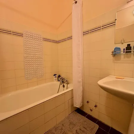 - T3 Avec Terrasses Et Parking Proche Plages - Fr-1-226b-219 Lägenhet *